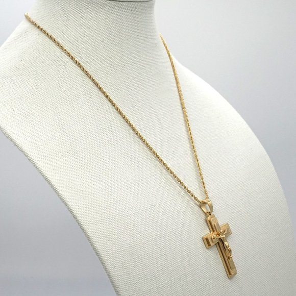 Beautiful stainless steel gold crucifix with gold chain and engraving. - Picture 3 of 8